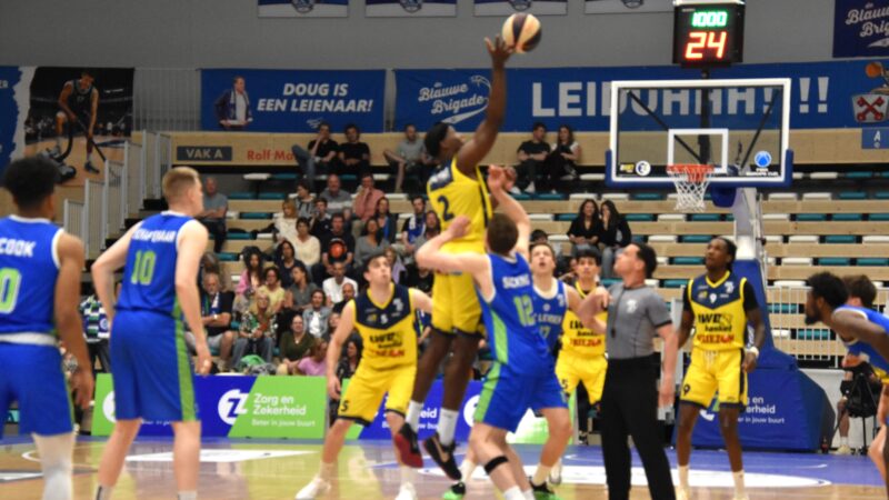 LWD Basket wint wedstrijd van het jaar uit bij ZZ Leiden