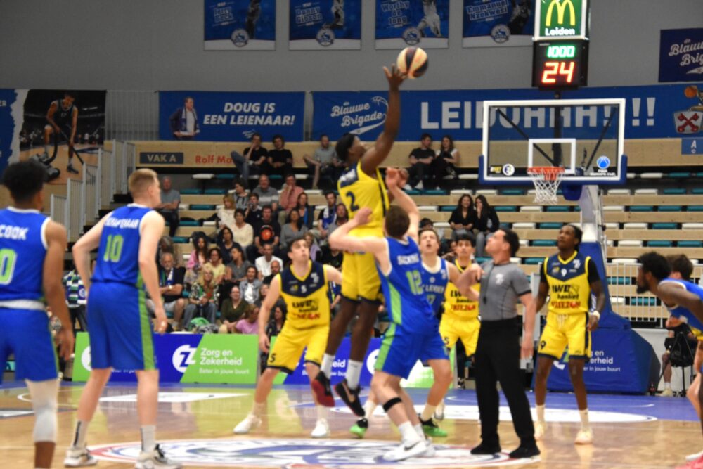 LWD Basket wint wedstrijd van het jaar uit bij ZZ Leiden