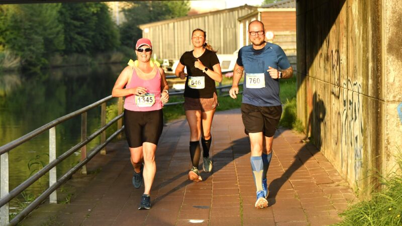 Potmarge Run avondloop langs water en door groen