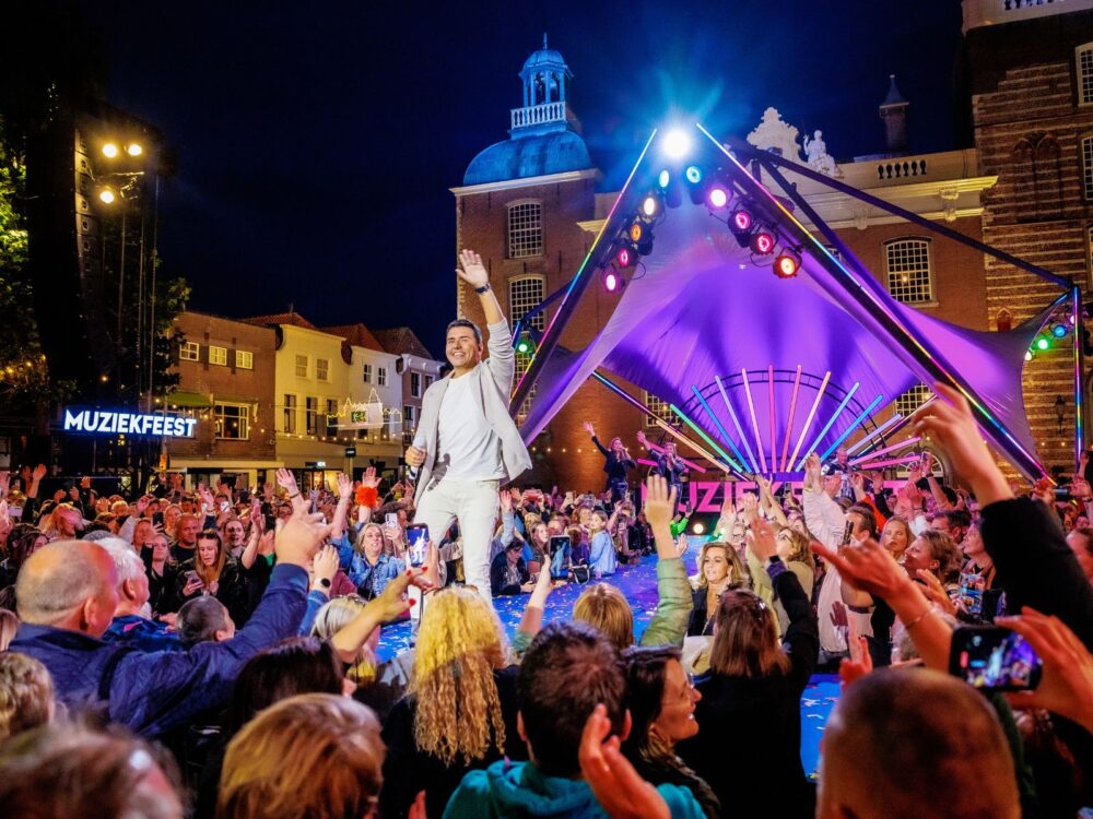 Muziekfeest op het Plein komt naar Leeuwarden: gratis optreden met topartiesten op 20 mei