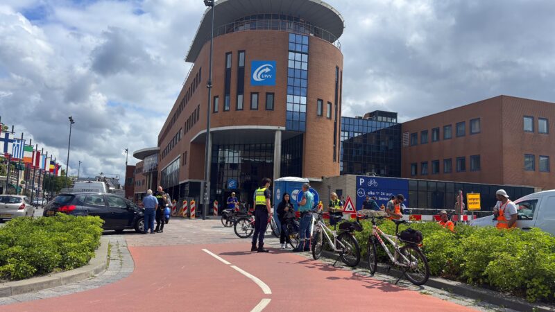 Fietser gewond bij aanrijding op Stationsweg in Leeuwarden