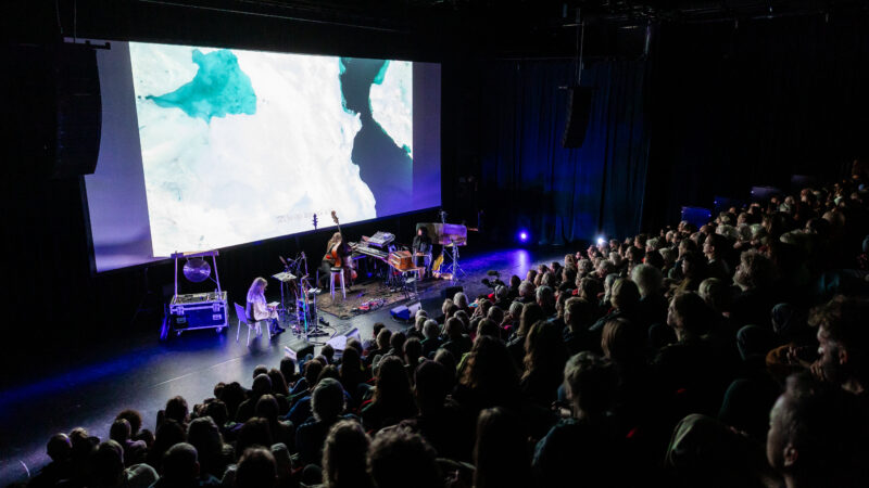 Live vertoning van bekroonde documentaire Arctic Mirage in Pathé Leeuwarden