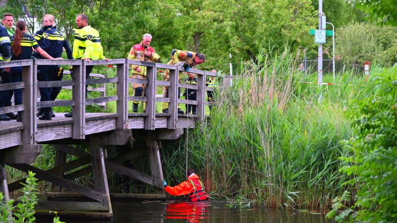 Persoon te water gemeld aan Potmargepaad in Leeuwarden: hulpdiensten zetten grootschalige zoekactie op touw
