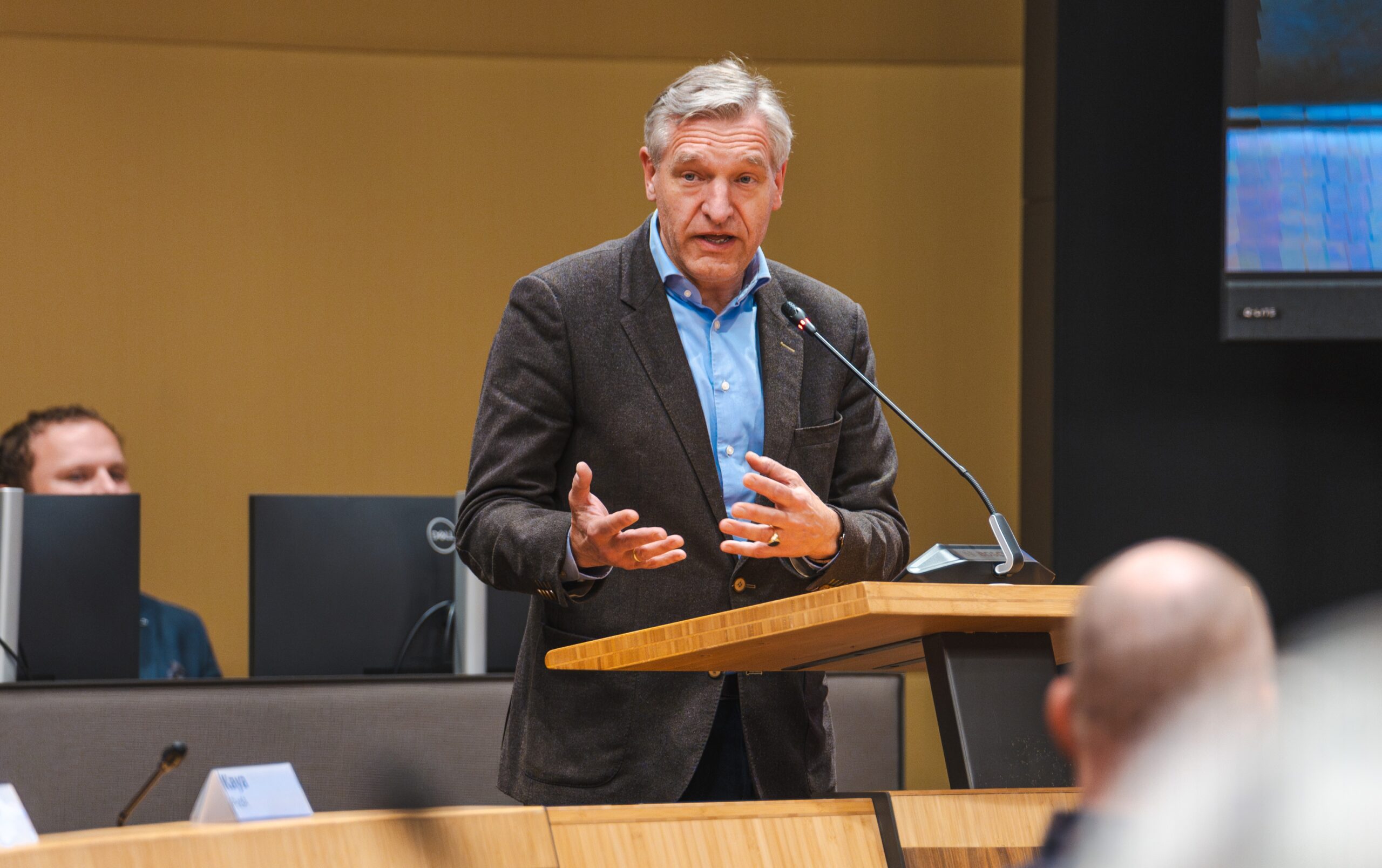 VIDEO: Afscheidsinterview met burgemeester Sybrand Buma