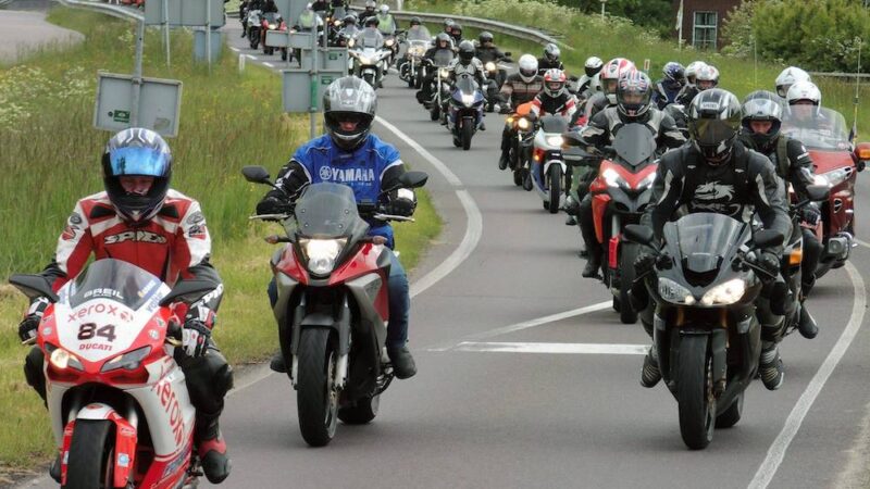 VIDEO – 11-stedentocht op de motor live te volgen