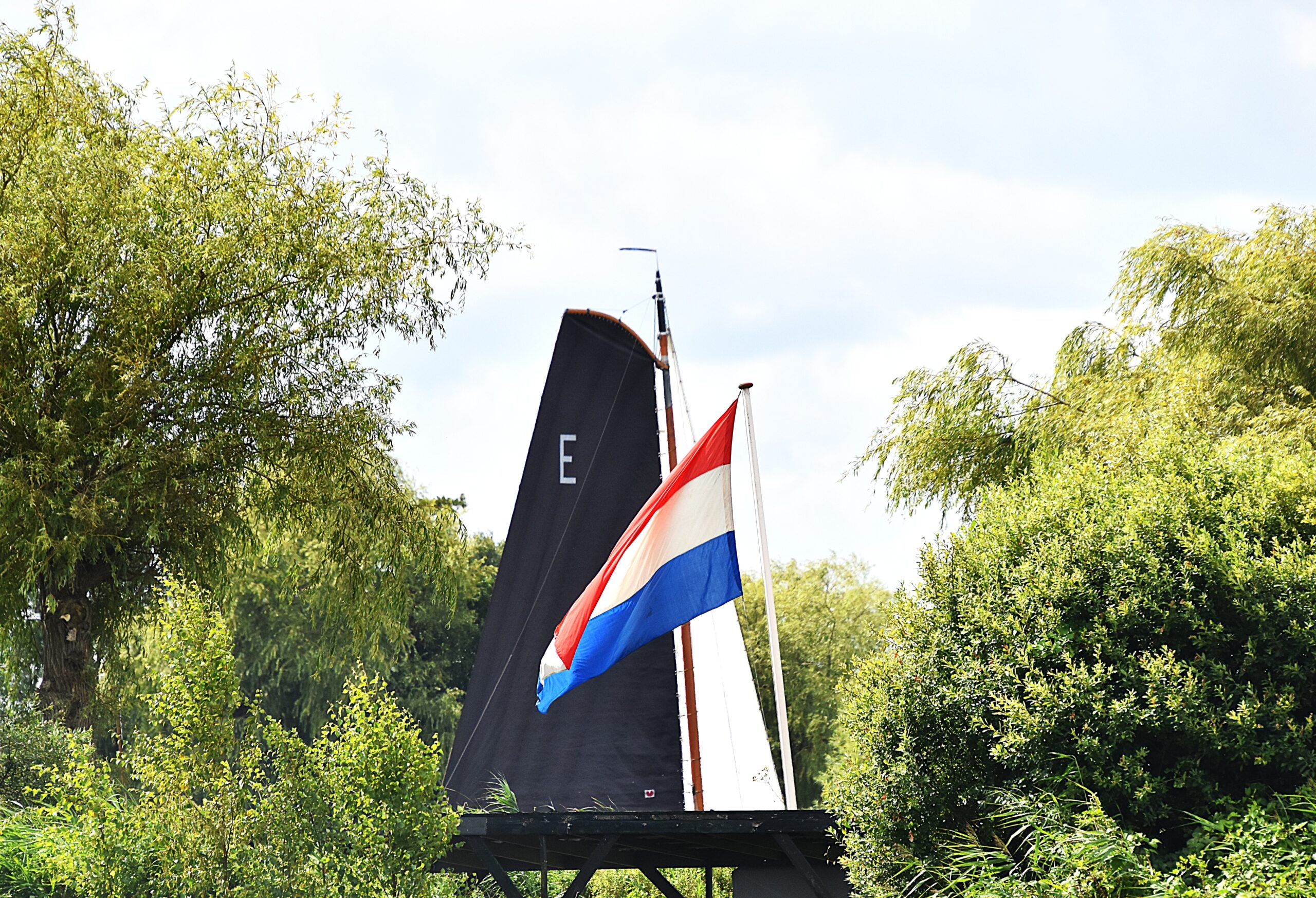 Eernewoude wint thuiswedstrijd, Leeuwarden tweede