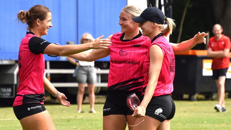 De HH door elkaar gehusseld in Makkum en de DH in vrije formatie