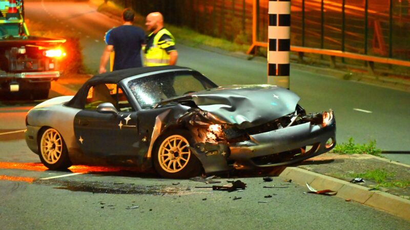 Twee gewonden bij auto-ongeluk in Leeuwarden