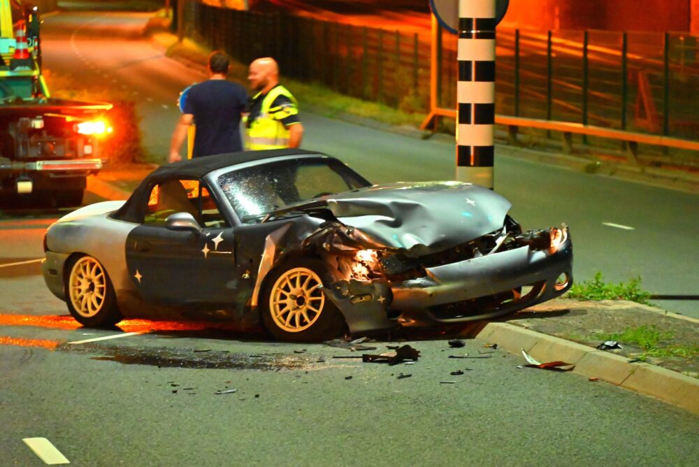 Twee gewonden bij auto-ongeluk in Leeuwarden