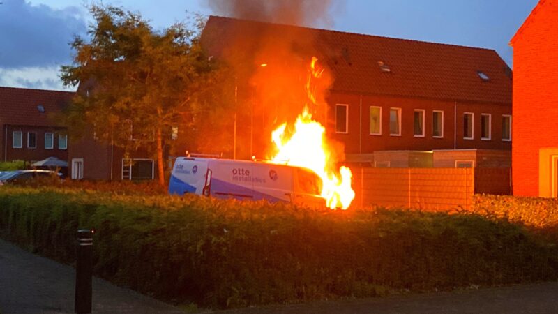 Opnieuw autobrand in Sint Maartenstraat