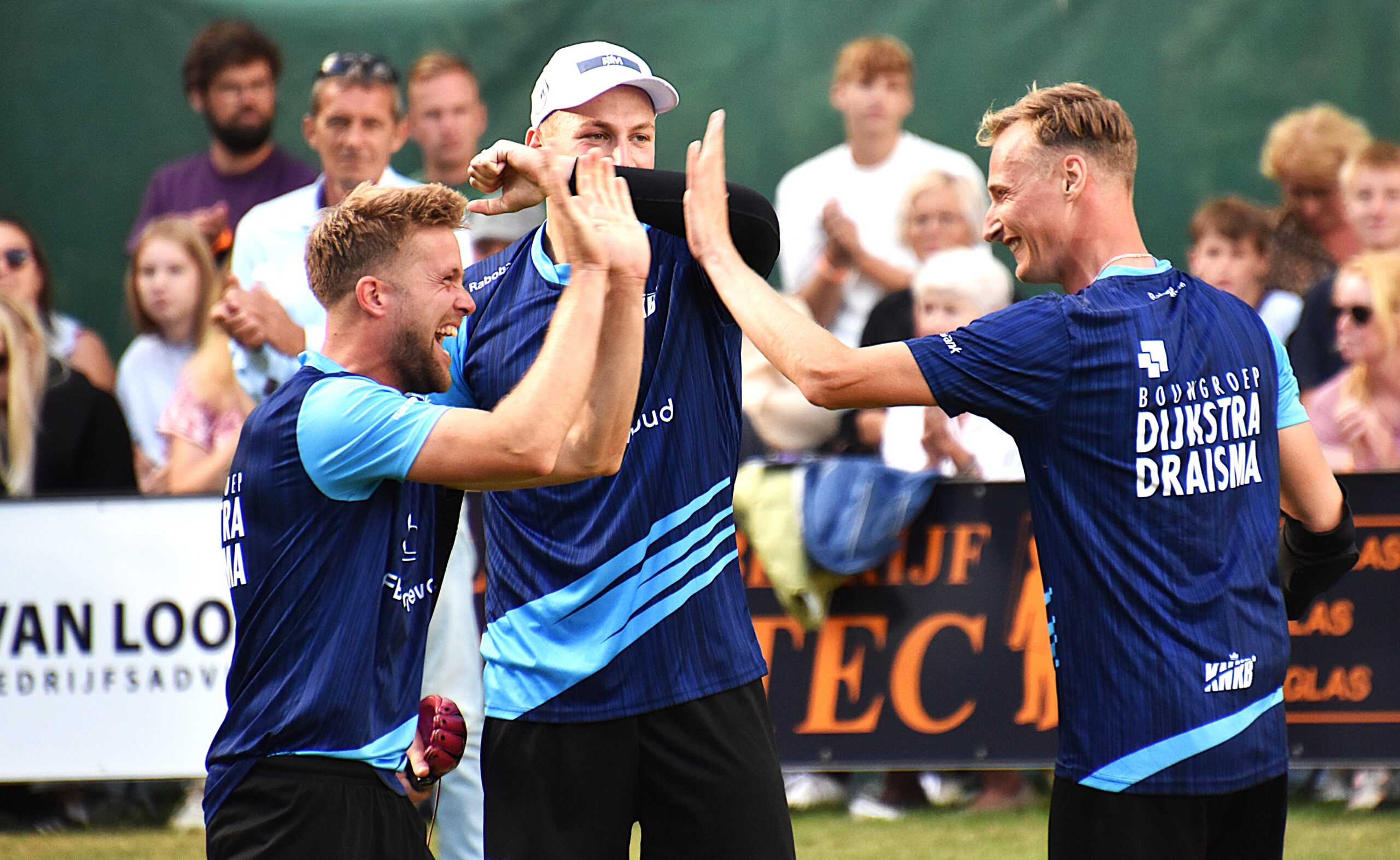 Friese paarden voor van Zwieten, Minnesma en Steenstra