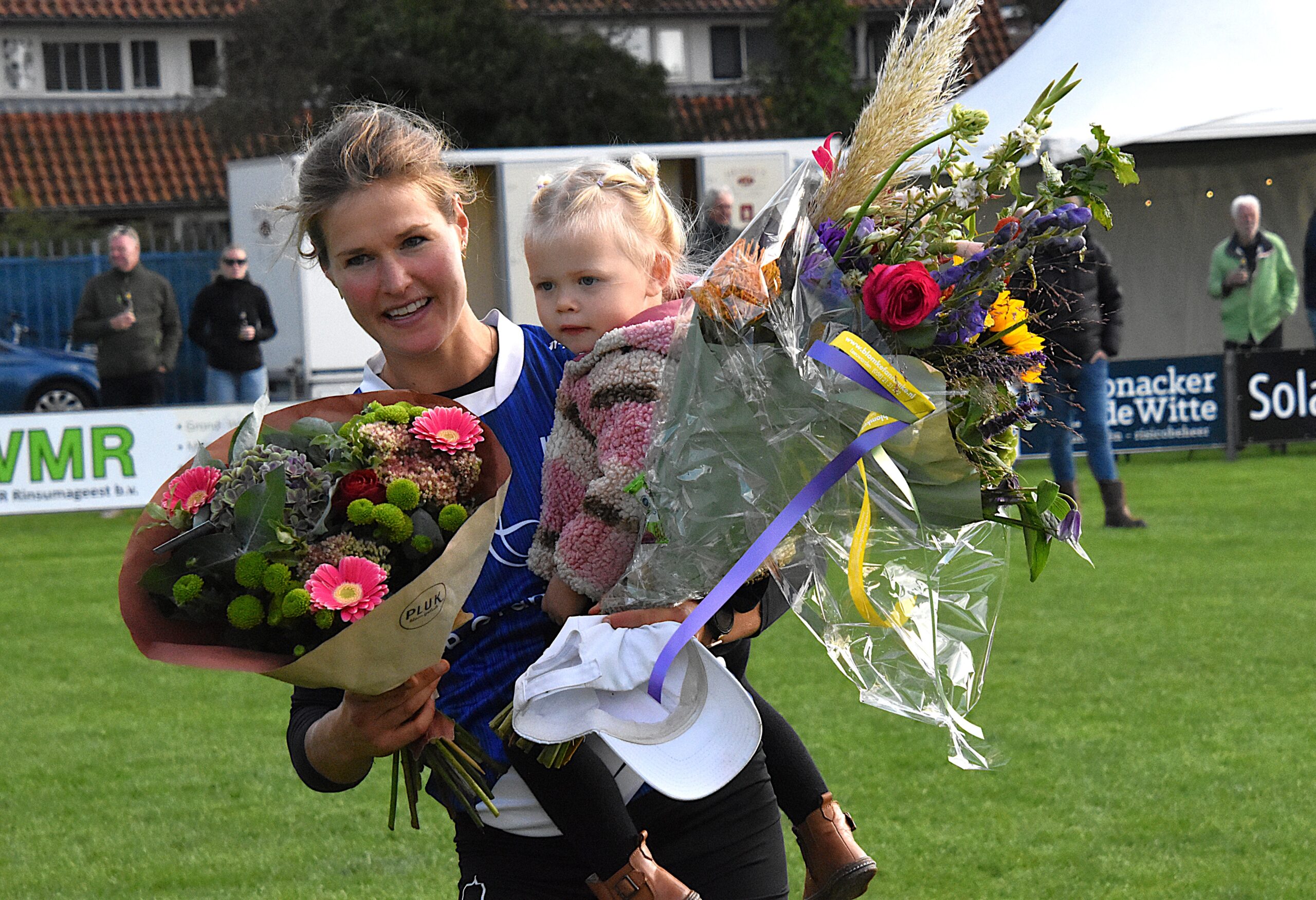 Afscheid met krans voor Manon Scheepstra op Oldehove dag