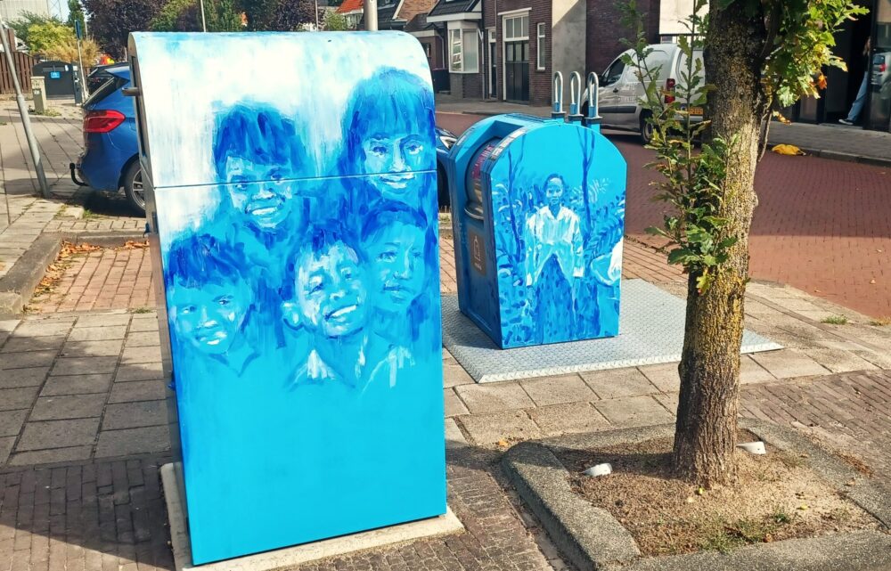 Ernesto Lemke geeft Indische verleden vorm op afvalcontainers in Soendastraat