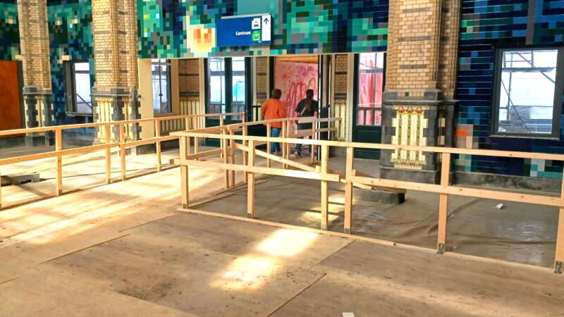 Nieuwe vloer voor Station Leeuwarden