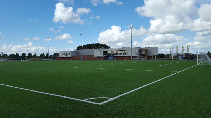 Chaos op Wiarda: Leeuwarder voetbal loopt vast – nog steeds geen duidelijkheid over sportpark Middelsee
