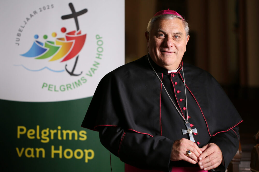 VIDEO: ‘Een gouden anker van hoop’: Cornelissen geïnstalleerd als bisschop van Groningen-Leeuwarden