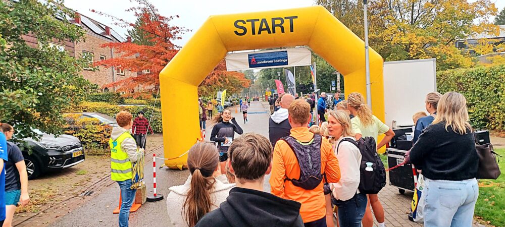 AeresFitRun prachtige hardloopwedstrijd dwars door Leeuwarden