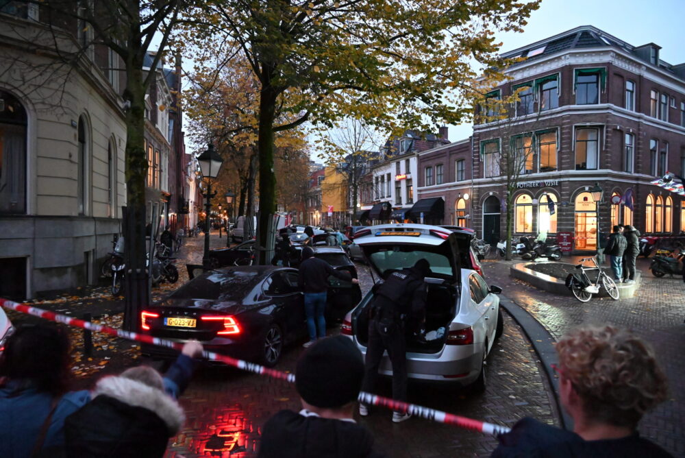 Brand aan de Wortelhaven in Leeuwarden, politie houdt verwarde persoon aan