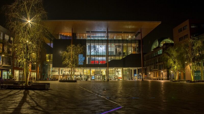 Bewoners Wybrand de Geeststraat ontmoeten de schilder achter hun straatnaam