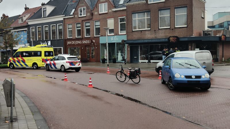 Fietser gewond bij botsing met auto op de Schrans in Leeuwarden