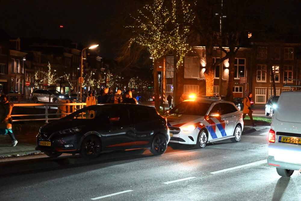 Auto en fietser betrokken bij aanrijding, geen gewonden