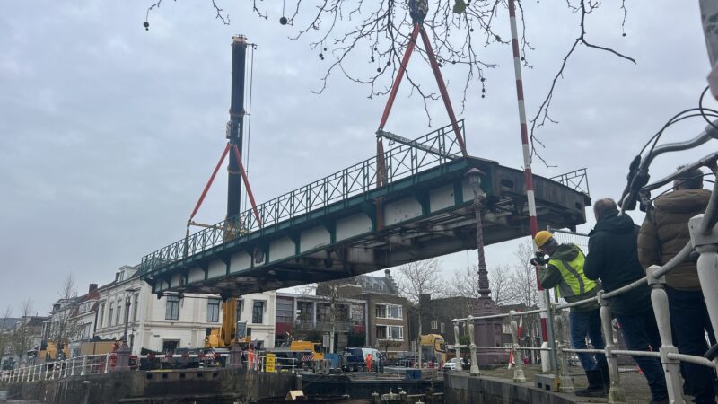 Renovatie 1e Kanaalsbrug in Leeuwarden van start: brug vijf maanden dicht