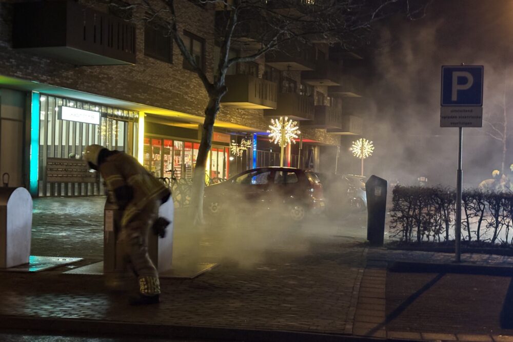 Brand in ondergrondse papiercontainer in Leeuwarden