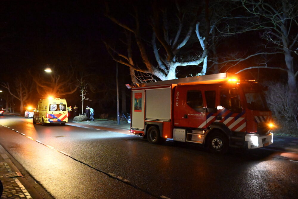Te water geraakte man gered in Leeuwarden
