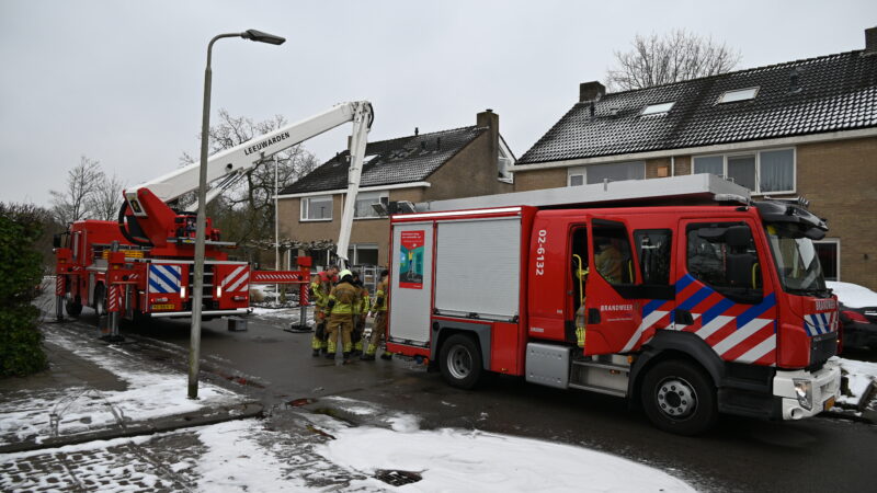 Brandweer rukt uit voor schoorsteenbrand aan Japik Hepkemawei