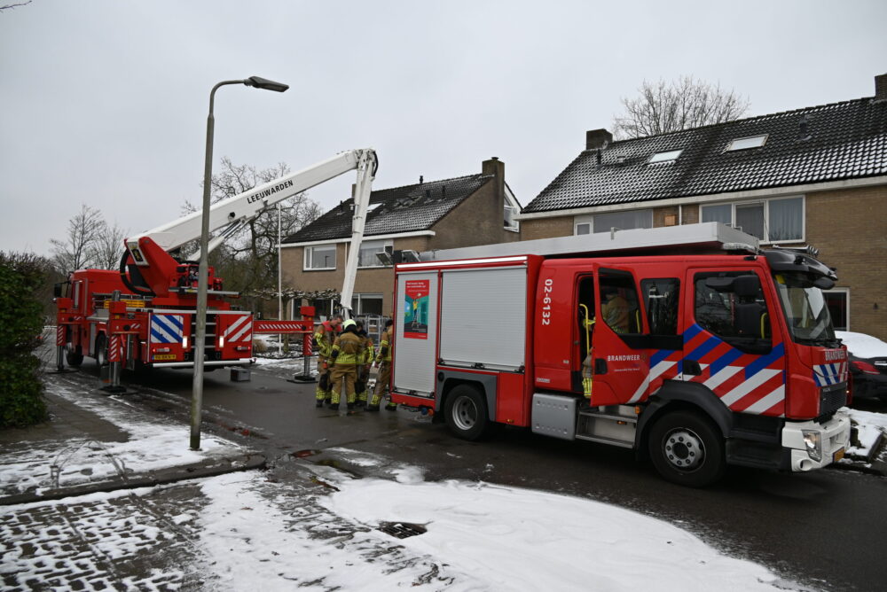 Brandweer rukt uit voor schoorsteenbrand aan Japik Hepkemawei