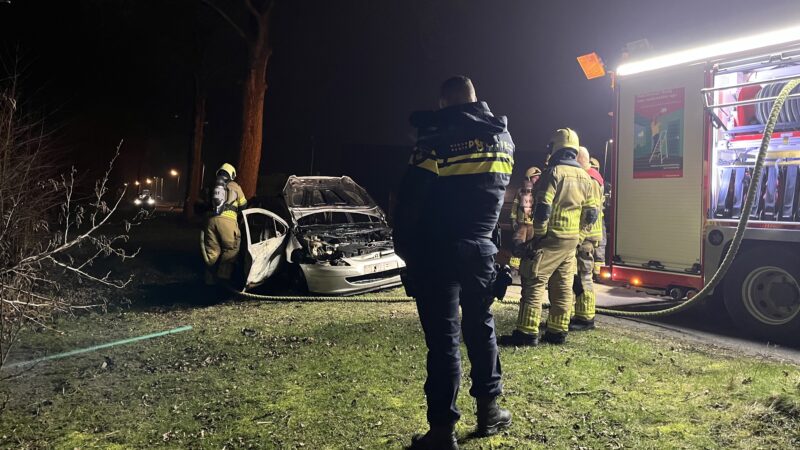Auto weer in brand gestoken in Leeuwarden