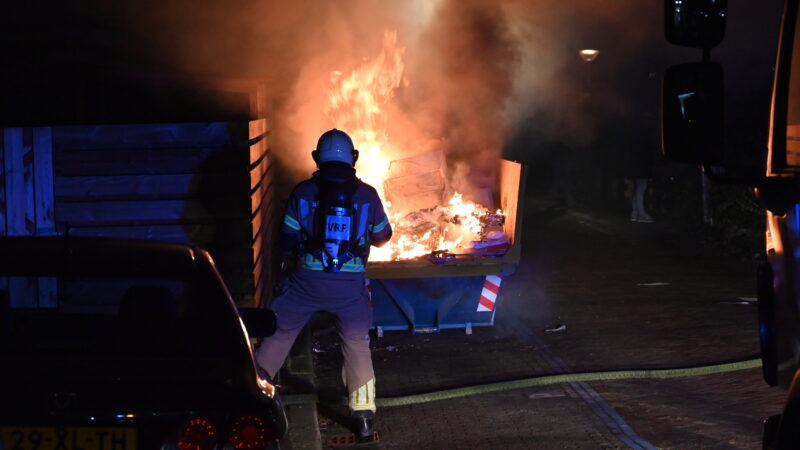 Uitslaande containerbrand in Leeuwarden snel geblust