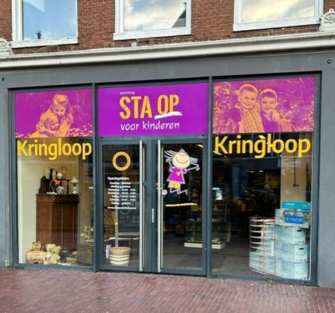 Nieuwe kringloopwinkel van Sta op voor Kinderen aan de Voorstreek in Leeuwarden