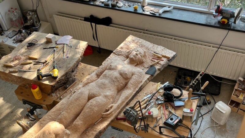 Sint Anthony Gasthuis schenkt Leeuwarden carrara-marmer kunstwerk