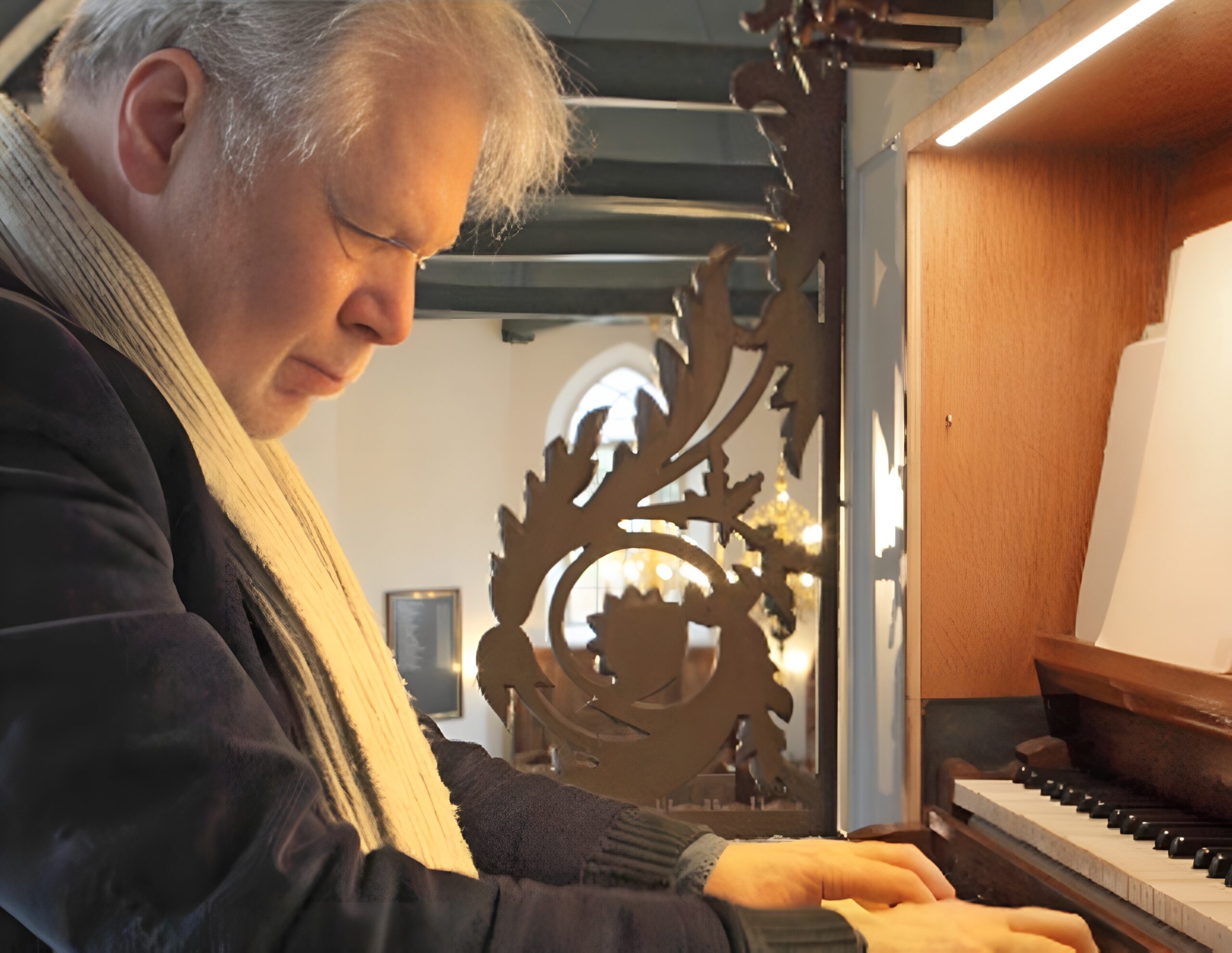 Orgelklanken van Bach vullen Dorpskerk Huizum: orgelconcert door stadsorganist Theo Jellema