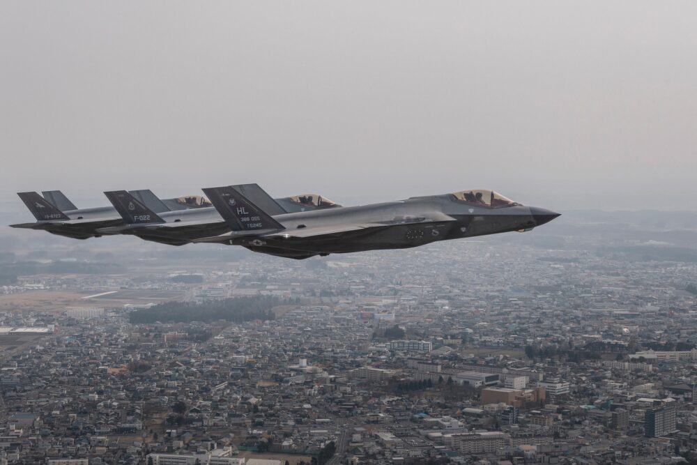 F-35-gevechtsvliegtuigen van Vliegbasis Leeuwarden oefenen in Japan