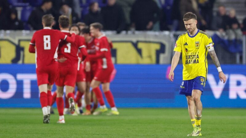 Cambuur loopt officieuze promotie mis in spectaculaire wedstrijd tegen Jong AZ
