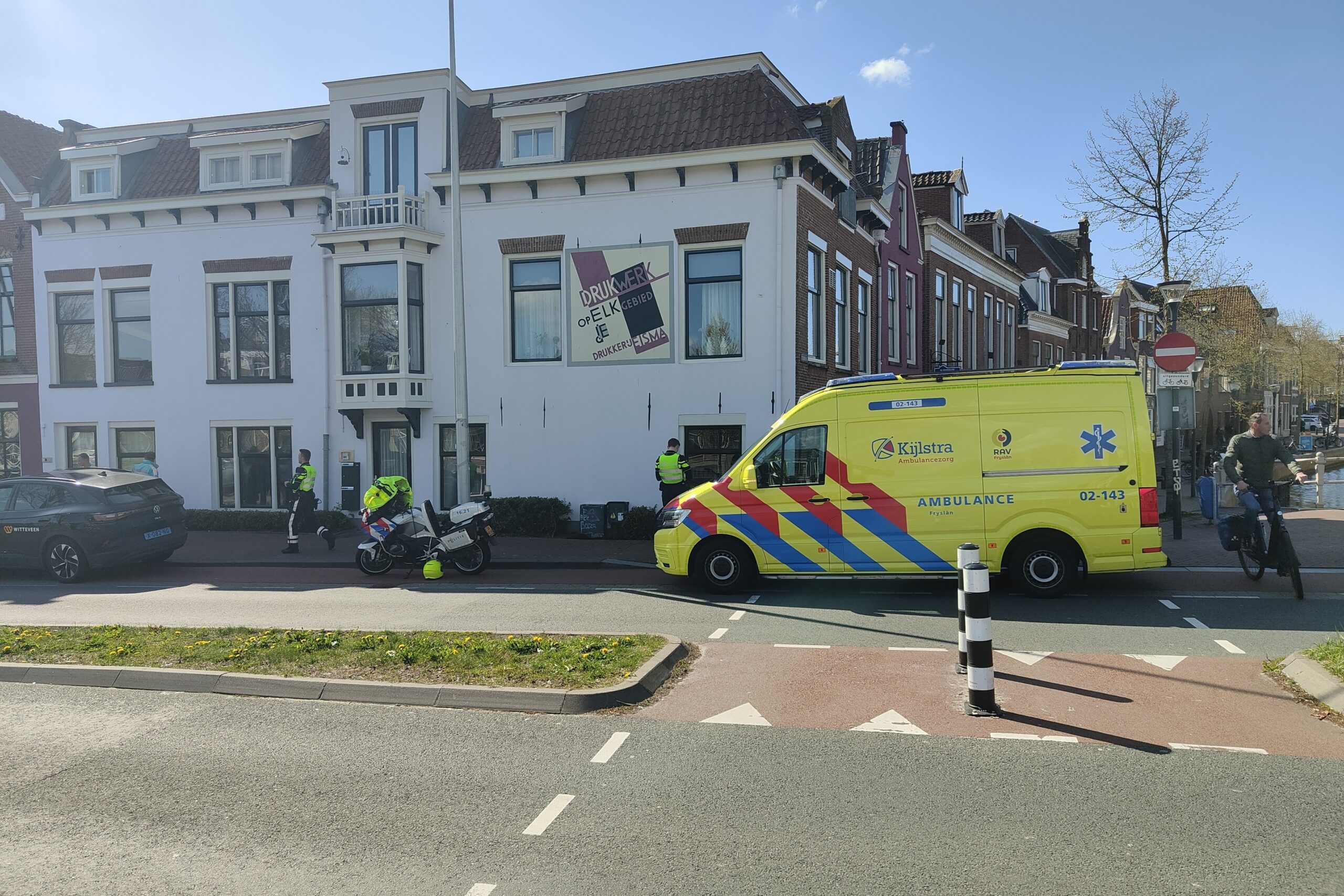 Voetganger aangereden door taxi in Leeuwarden