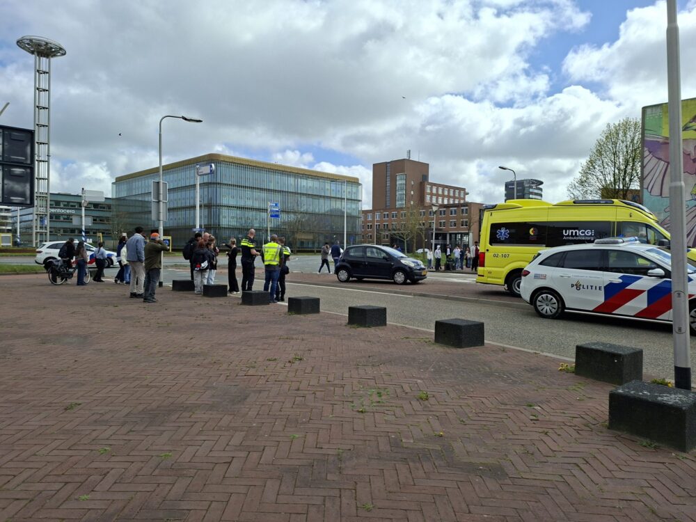 Fietser gewond bij aanrijding met bestelbus in Leeuwarden