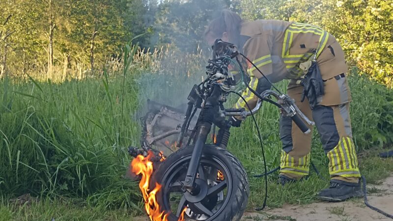 Elektrische scooter vat vlam in Leeuwarden
