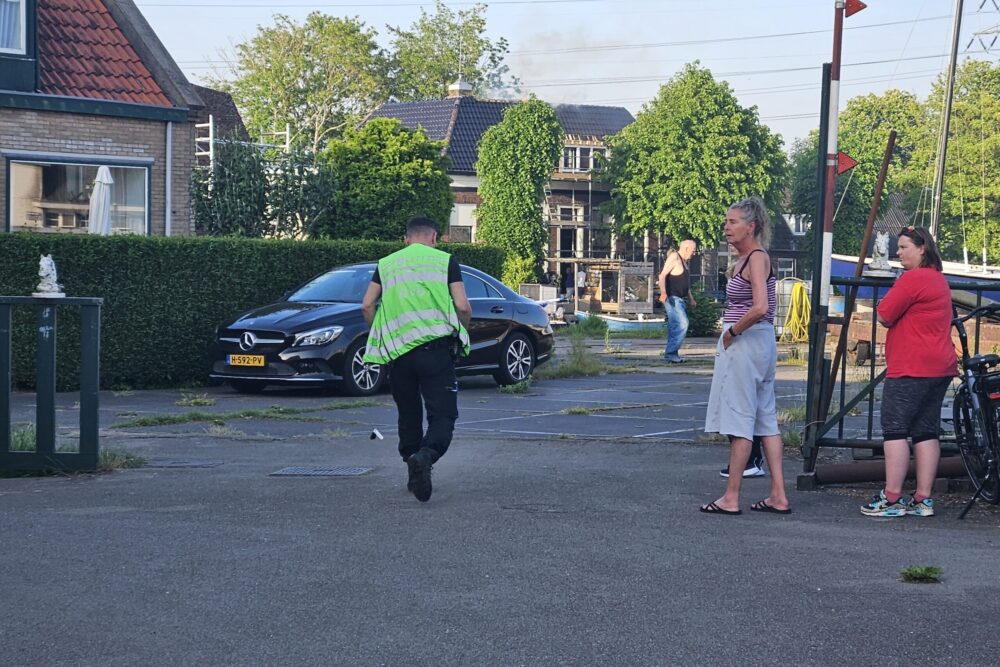 Hevige schade bij woningbrand in Leeuwarden