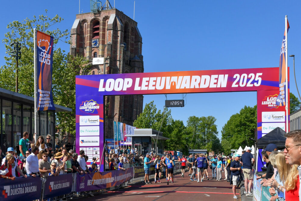 AUDIO: Meer dan 14.000 lopers en wandelaars bij Loop Leeuwarden: “Een enorme beweging”
