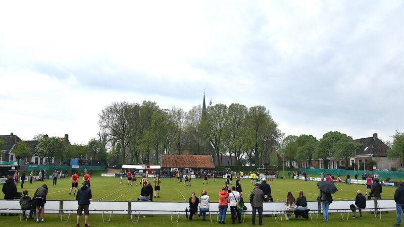 Kaatsseizoen van start met afdelingparturen bij dames en heren