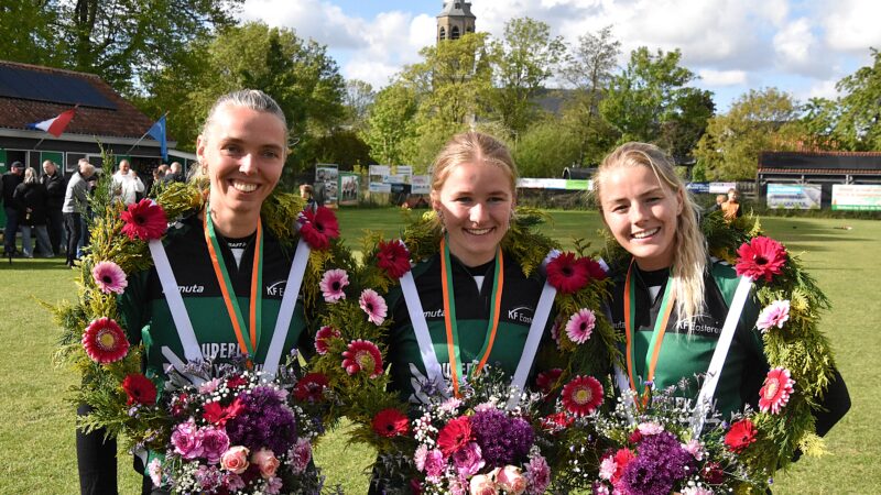 Dames Easterein prolongeren titel op d’ Alde Wite Partij in Dronrijp