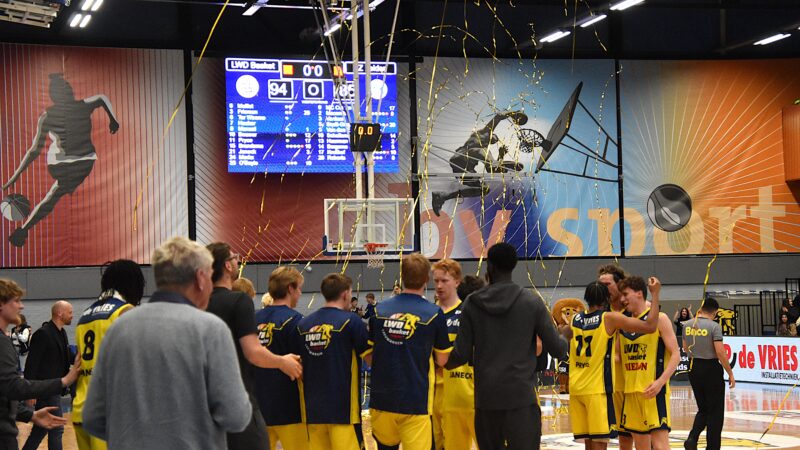 LWD Basket in spektakelstuk langs ZZ Leiden