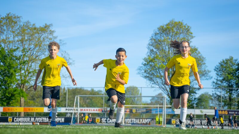 SC Cambuur trekt met voetbalkampen de regio in tijdens zomervakantie