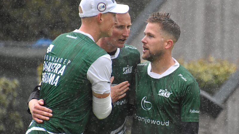 Van Zwieten Minnesma en Steenstra winnen Sint Annaparochie in het groen