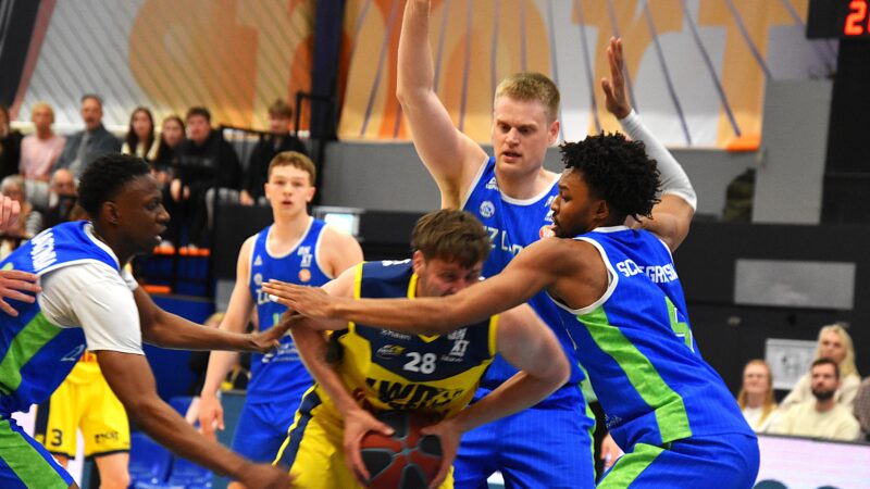 LWD Basket lijdt negende century nederlaag.