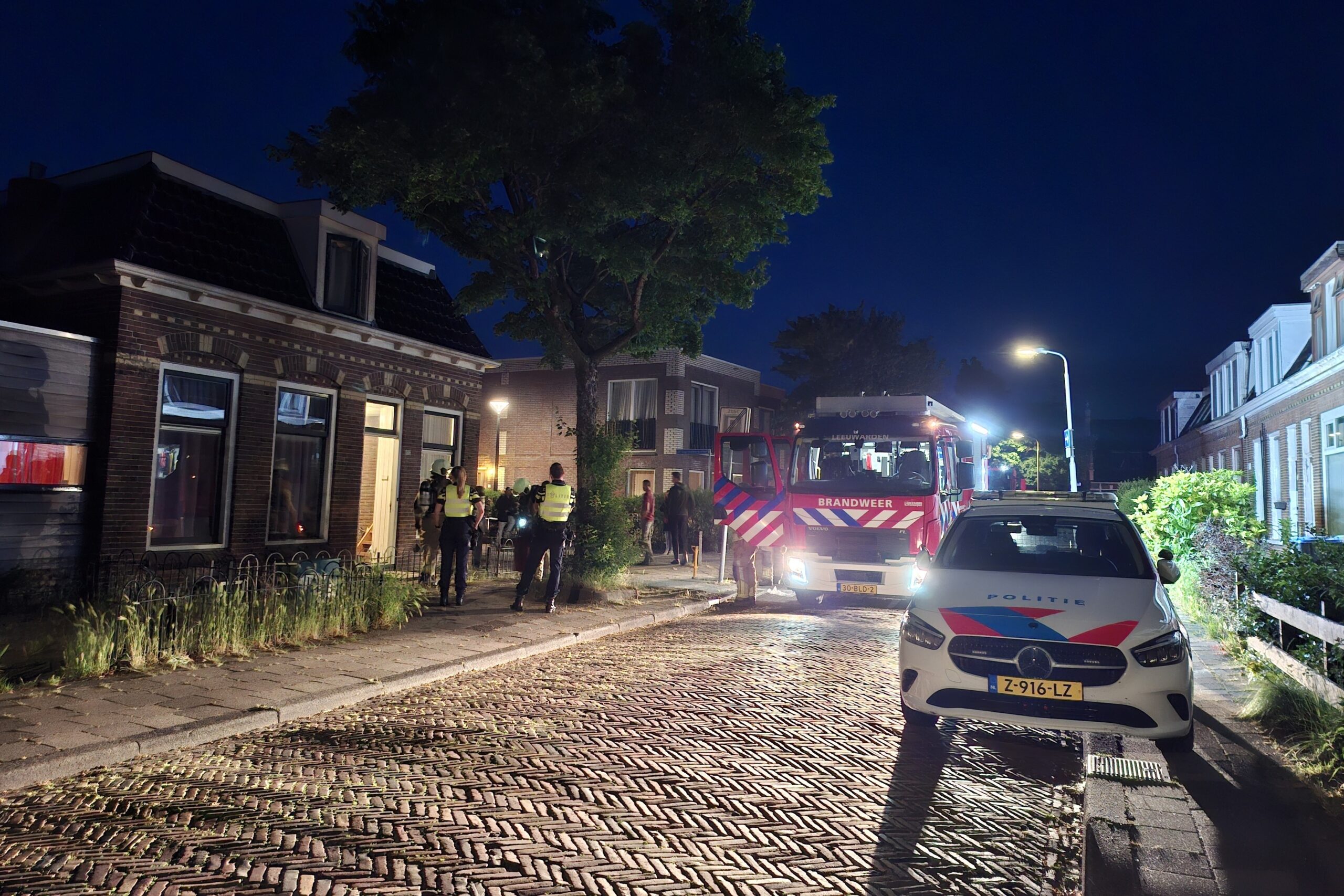 Brandweer ventileert woning na kleine brand