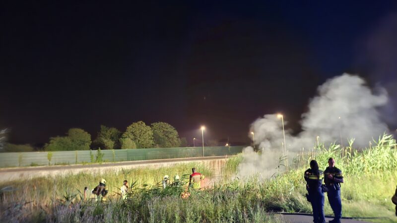 Brand in vaartuig in Leeuwarden, voorwerpen in beslag genomen